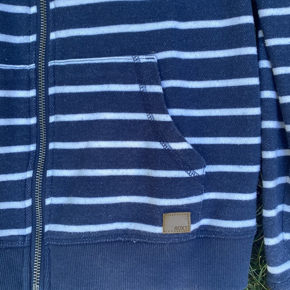 Blue and white sweat jacket by Roxy size small - Picture 4 of 6